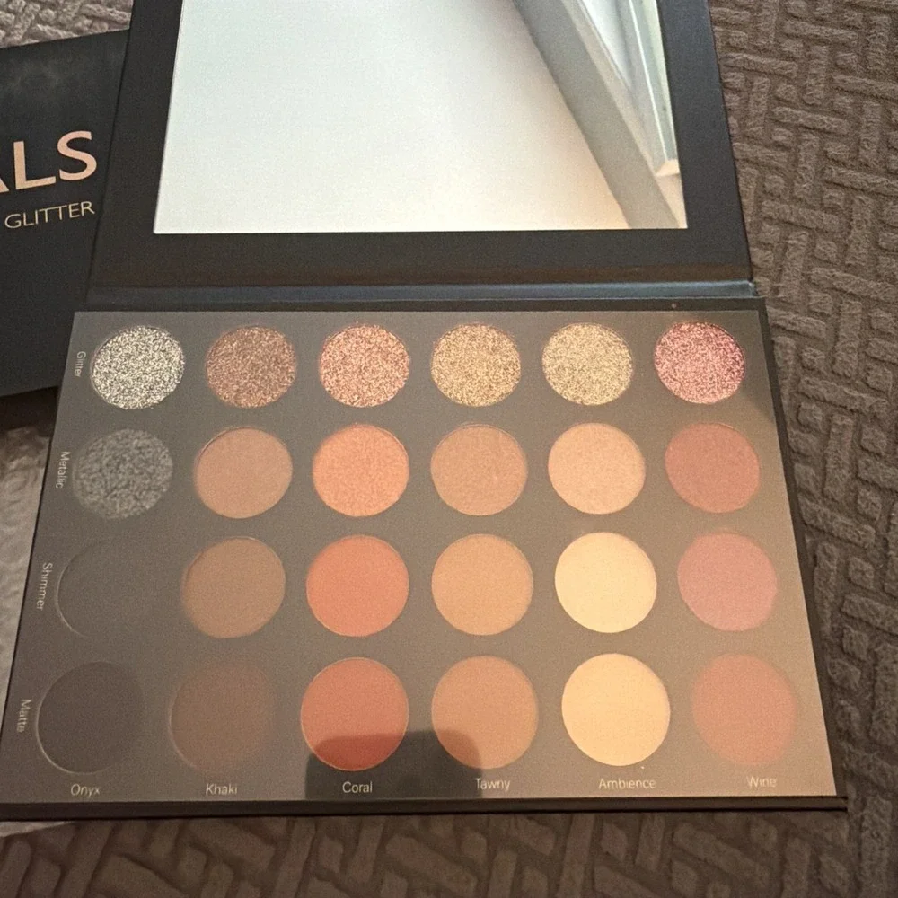 Color Neutrals Eyeshadow Palette Pressed Powder Matte‎ Shimmer Metallic Glitter